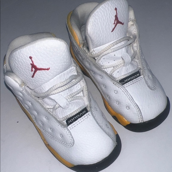 Jordan Kids Sneakers in White and Yellow - Picture 4 of 11